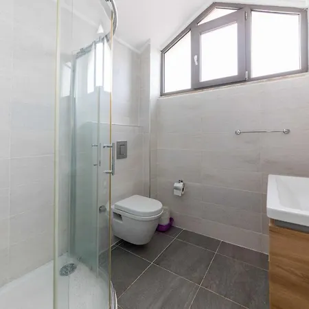 Villa Gunes Icmeler Shared Pool Marmaris