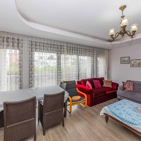 Villa Gunes Icmeler Shared Pool Marmaris